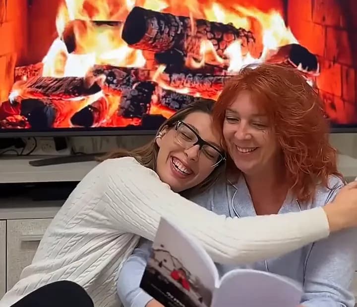ספר SipoorAI מודפס בכריכה מעוצבת